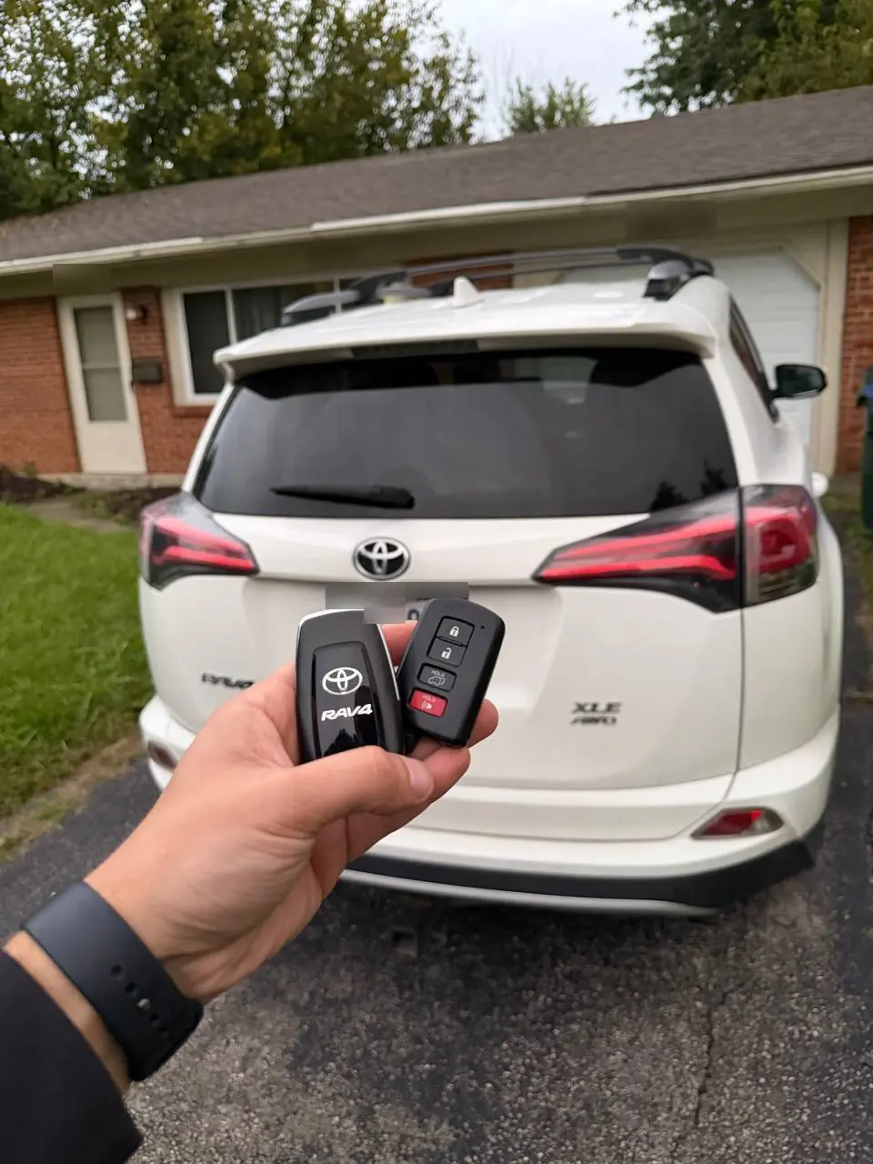 Toyota RAV4 smart key and remote programmed for the customer