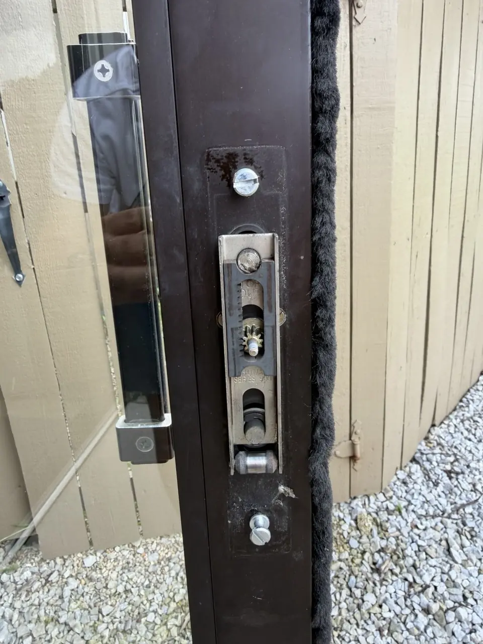 Storefront door lock mechanism on a commercial door